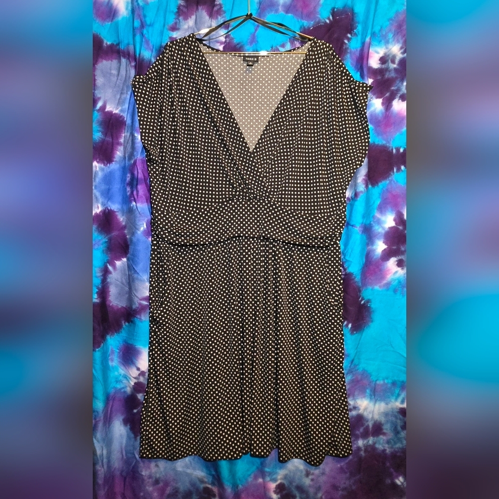 TORRID 2013 EUC Black And White Polka Dot Skater Dress Sz 3